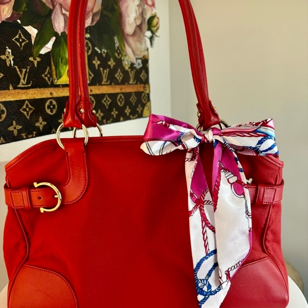 Salvatore Ferragamo Red Gancini Embossed
Shoulder Bag - Picture 6 of 13